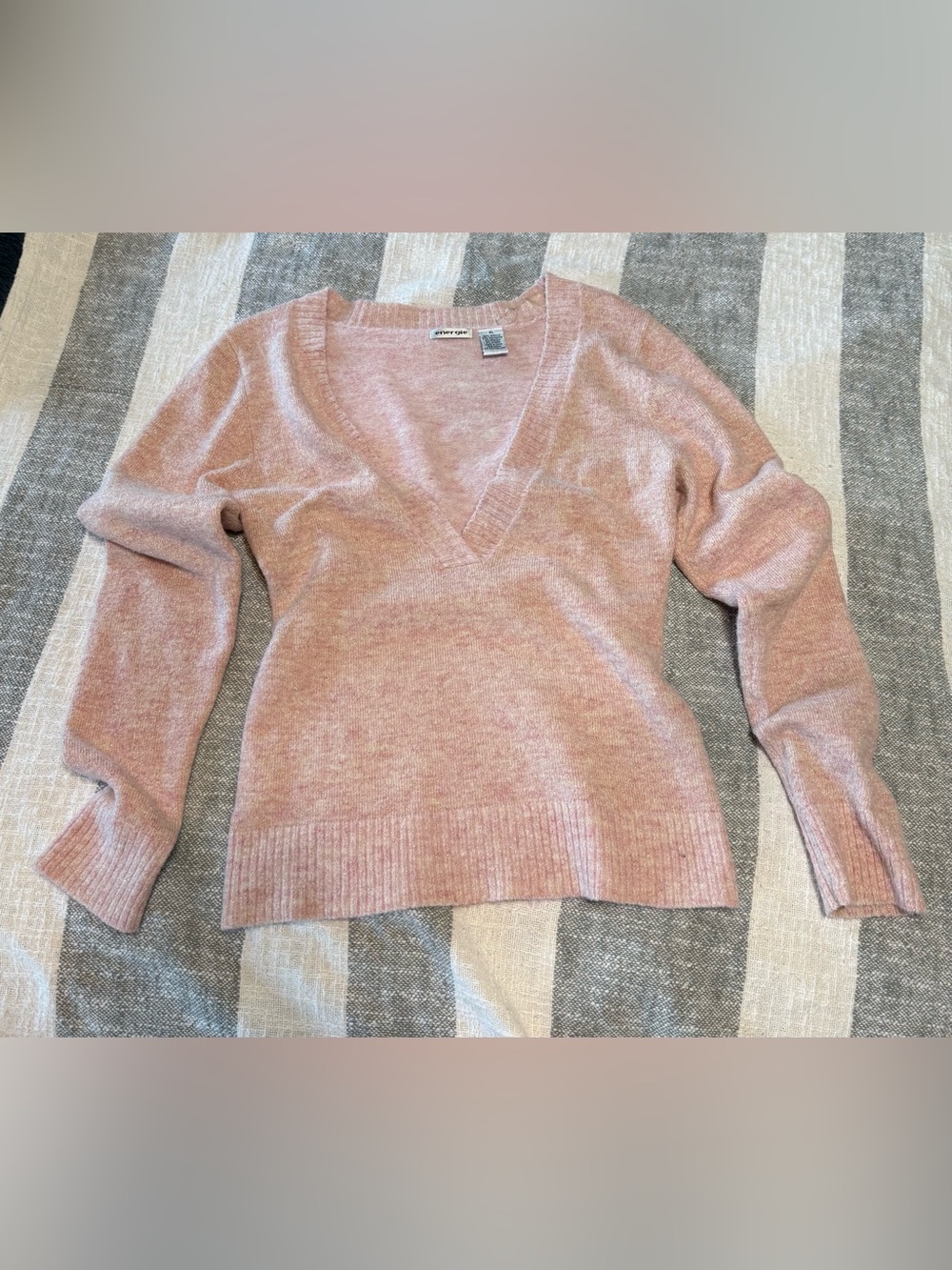 Energie SZ XL Pink w/some gold thread Deep V Neck Long Sleeve Sweater EUC Soft